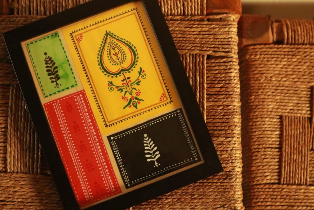 Handpainted Frame - Kalka (Black / Yellow / Red) - Noor